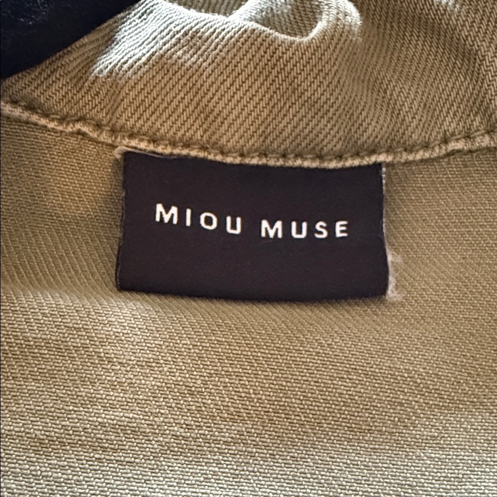 Cropped Hooded Utility Jacket in Olive - Picture 3 of 4